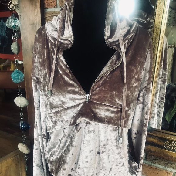 Frank + Oak Light Pink Crushed Velvet Half Zip - Picture 2 of 6